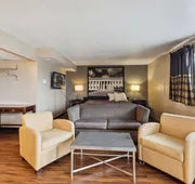 Super 8 by Wyndham Millbury/Toledo hotel detail image 4