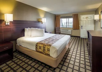 Travelers Inn hotel thumbnail 7