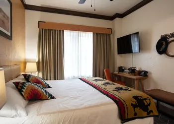 Hotel El Rancho hotel thumbnail 6
