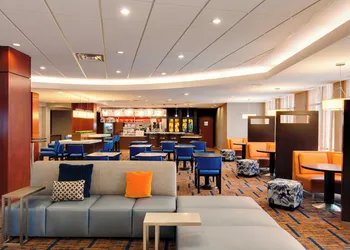 Courtyard by Marriott Chicago Schaumburg/Woodfield Mall hotel thumbnail 2