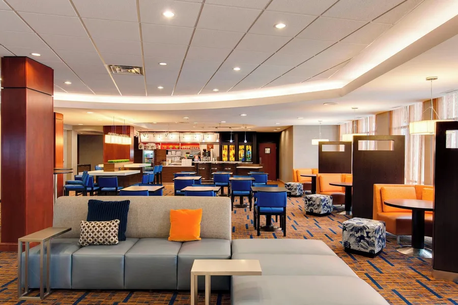 Courtyard by Marriott Chicago Schaumburg/Woodfield Mall hotel detail image 2