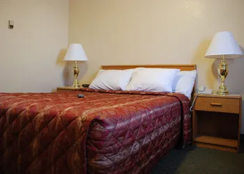 Merrill Field Inn hotel thumbnail 5