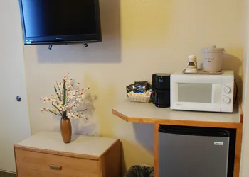 Merrill Field Inn hotel thumbnail 6