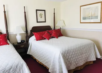 Americas Cup Inn hotel thumbnail 8