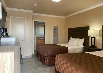 Holland Inn & Suites hotel thumbnail 3