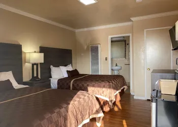 Holland Inn & Suites hotel thumbnail 4