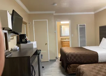 Holland Inn & Suites hotel thumbnail 6