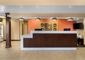 Comfort Suites Clovis - Fresno hotel thumbnail 2