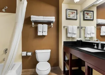 Comfort Suites Clovis - Fresno hotel thumbnail 5
