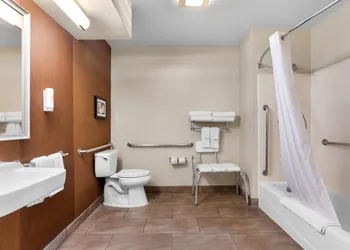 Comfort Suites Clovis - Fresno hotel thumbnail 6