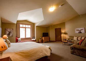 Copper Horse Lodge hotel thumbnail 8