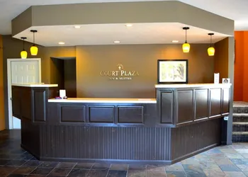 Court Plaza Inn & Suites hotel thumbnail 3