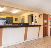 Econo Lodge Inn & Suites Windsor Locks Bradley Airport hotel detail image 3