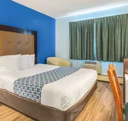 Econo Lodge Inn & Suites Windsor Locks Bradley Airport hotel detail image 7