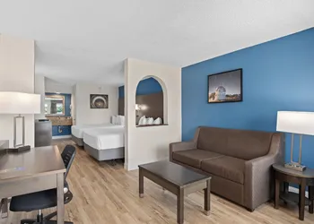 Baymont by Wyndham Orlando East hotel thumbnail 3