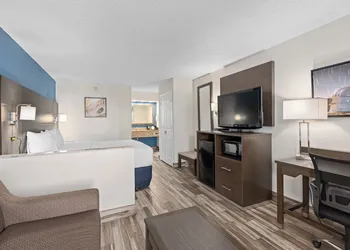 Baymont by Wyndham Orlando East hotel thumbnail 6