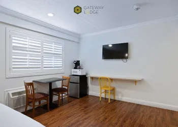 Gateway Lodge hotel thumbnail 6