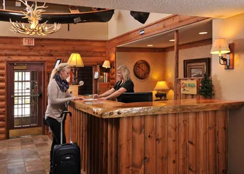 Boarders Inn & Suites by Cobblestone Hotels – Waukon hotel thumbnail 3
