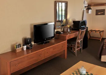 Boarders Inn & Suites by Cobblestone Hotels – Waukon hotel thumbnail 5