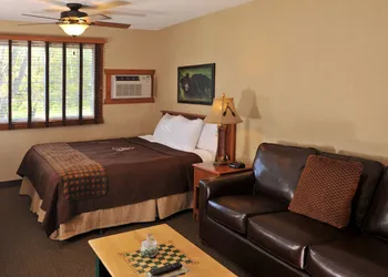 Boarders Inn & Suites by Cobblestone Hotels – Waukon hotel thumbnail 7