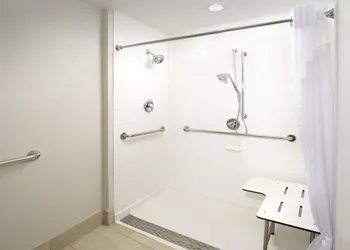 Holiday Inn Express & Suites San Antonio-Dtwn Market Area by IHG hotel thumbnail 2