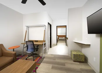 Holiday Inn Express & Suites San Antonio-Dtwn Market Area by IHG hotel thumbnail 3