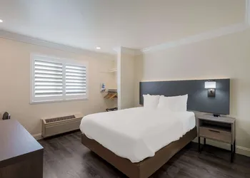 Comfort Inn Gilroy hotel thumbnail 5