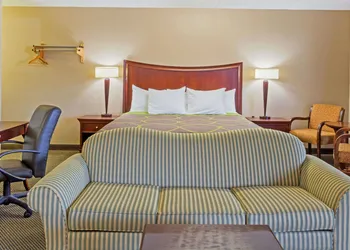 Super 8 by Wyndham Manassas hotel thumbnail 6
