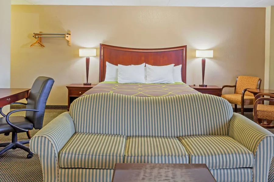 Super 8 by Wyndham Manassas hotel detail image 6