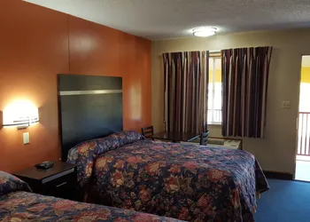 Carefree Inn Flatonia hotel thumbnail 7