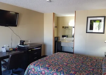 Carefree Inn Flatonia hotel thumbnail 8