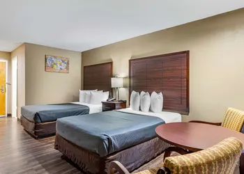 Econo Lodge Florence - Darlington hotel thumbnail 8