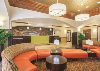 La Quinta Inn & Suites by Wyndham Bentonville hotel thumbnail 4