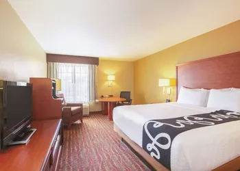 La Quinta Inn & Suites by Wyndham Bentonville hotel thumbnail 7