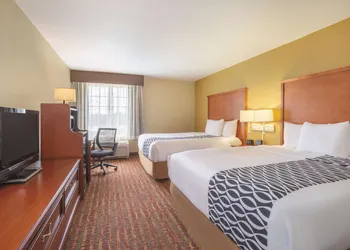 La Quinta Inn & Suites by Wyndham Bentonville hotel thumbnail 8