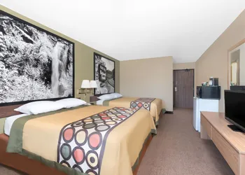 Super 8 by Wyndham Winner SD hotel thumbnail 4