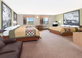 Super 8 by Wyndham Winner SD hotel thumbnail 5