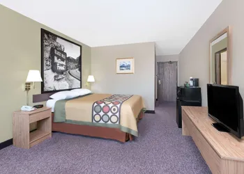 Super 8 by Wyndham Winner SD hotel thumbnail 8