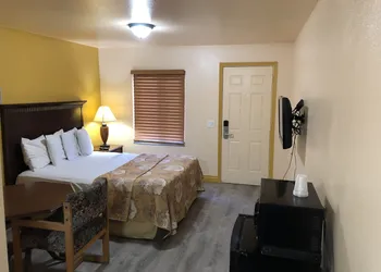 Blue Seal Inn hotel thumbnail 7