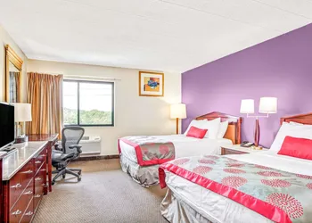 Ramada by Wyndham Rockaway hotel thumbnail 5