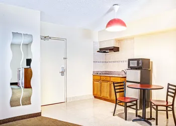 Ramada by Wyndham Rockaway hotel thumbnail 8