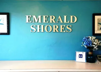 Emerald Shores Resort hotel thumbnail 2
