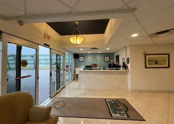 Emerald Shores Resort hotel thumbnail 3