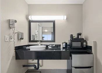 Astoria Rivershore Motel hotel thumbnail 7