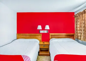 OYO Hotel Houston Southwest I-69 hotel thumbnail 7
