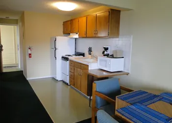 Ocean Shores Inn & Suites hotel thumbnail 6