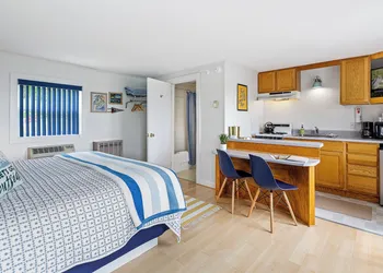 Seascape Motel & Cottages hotel thumbnail 8