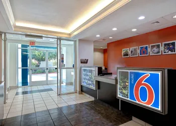 Motel 6 Gilroy, CA hotel thumbnail 2