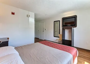 Motel 6 Gilroy, CA hotel thumbnail 7