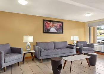 Howard Johnson by Wyndham Pigeon Forge hotel thumbnail 3